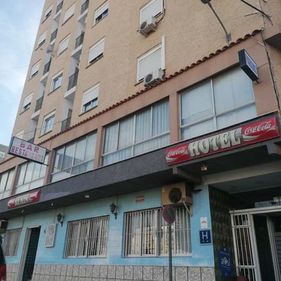 Hotel Alain puerta