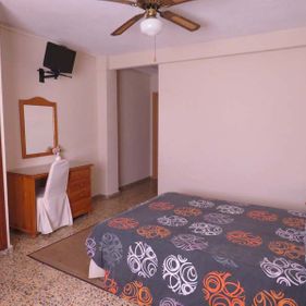 Hotel Alain cuarto con ventilador